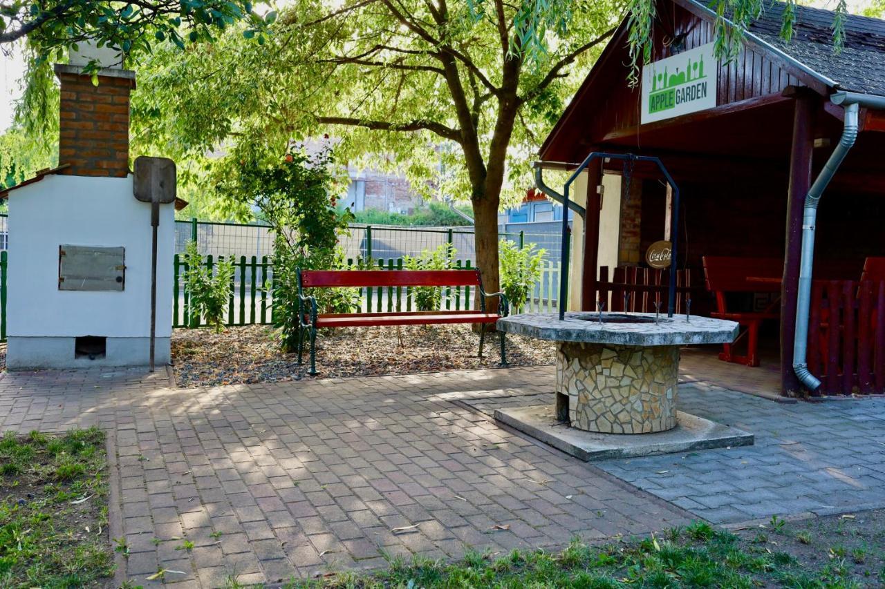 Applegarden Debrecen Exterior foto