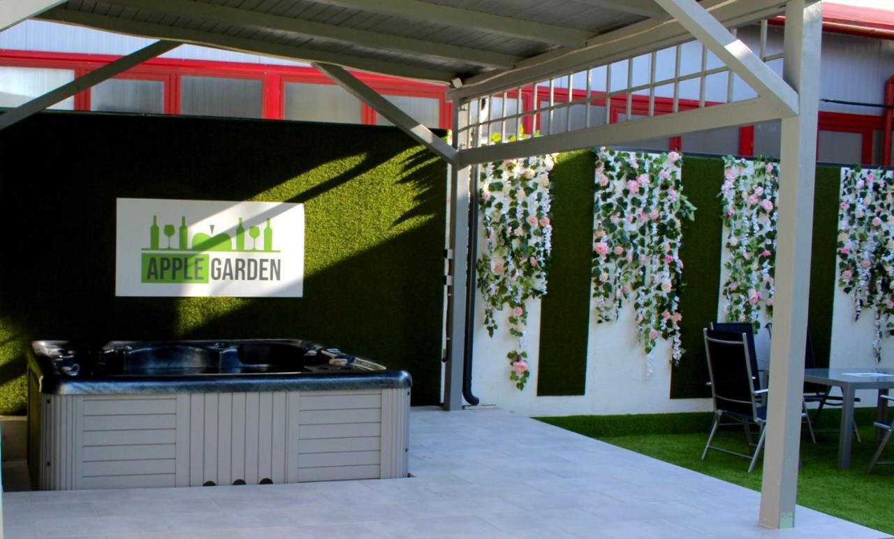 Applegarden Debrecen Exterior foto